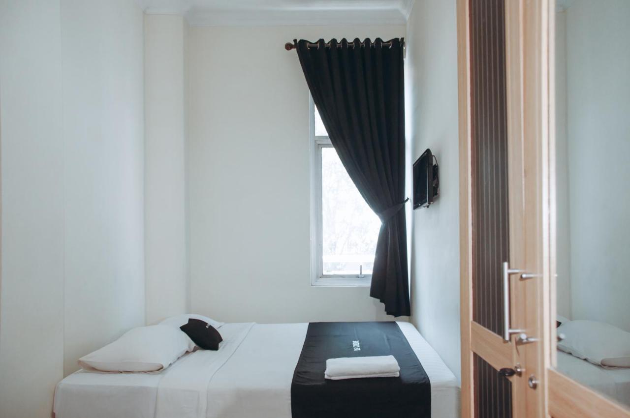 Ds Colive Peterongan Hotel Semarang Exterior photo